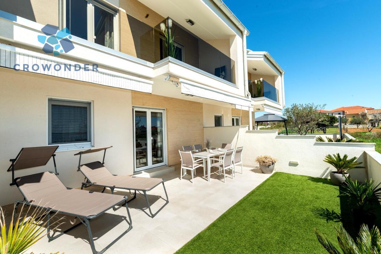 Beachfront Reiterer Villa V2 With Seaview 30 Meters From The Beach - Crowonder Luxury Rent Privlaka  Exterior foto