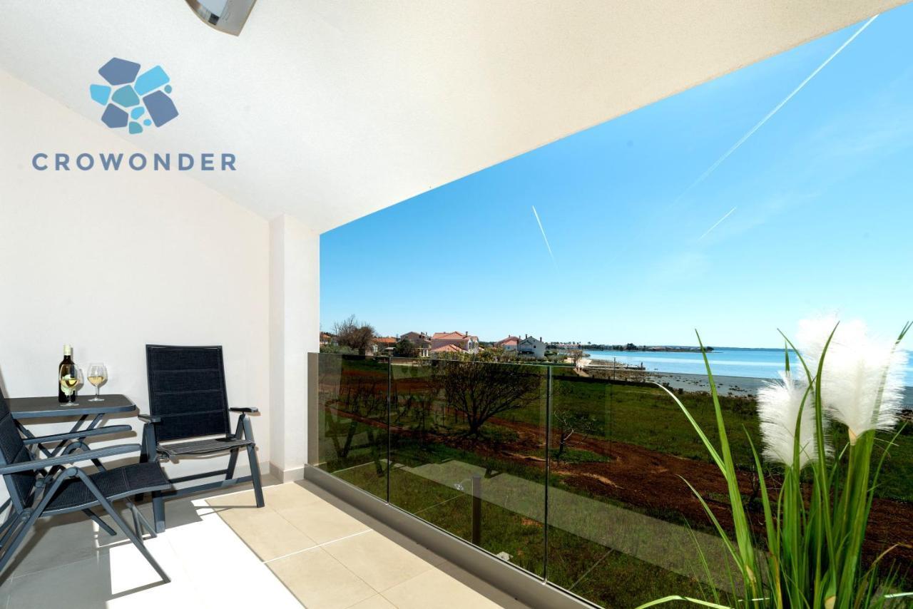 Beachfront Reiterer Villa V2 With Seaview 30 Meters From The Beach - Crowonder Luxury Rent Privlaka  Exterior foto